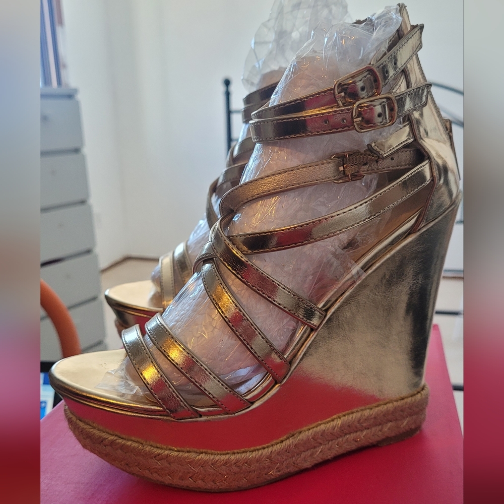 6.5 gold wedges